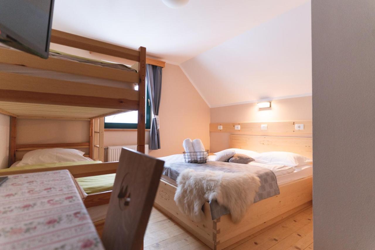 Brunarica Bohinj Bagian luar foto